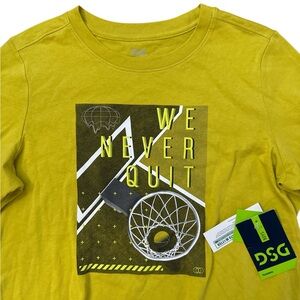 DSG Youth Boys Basketball T-Shirt‎ NWTS Size Large “ We Never Quit” B-Ball